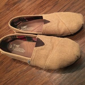 Toms Shoes