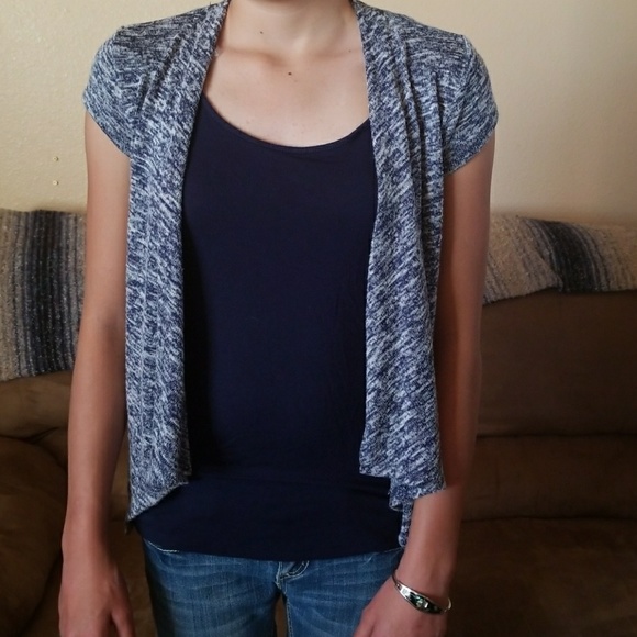 🚫SOLD🚫*Final Price**Adorable girls dress tops - Picture 3 of 7