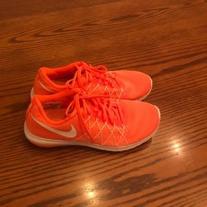 Nike sneakers size 6.5