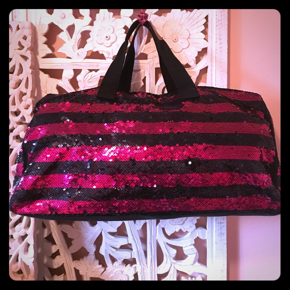 Large VS sequenced duffle bag