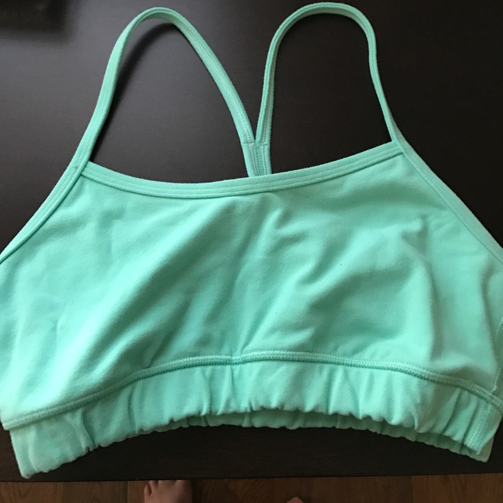 Lululemon Flow-Y Sports Bra Size 6!