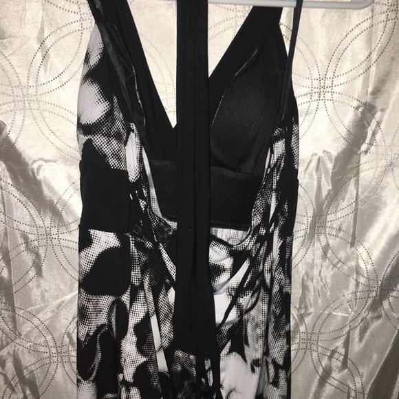 Halter top - Picture 2 of 2