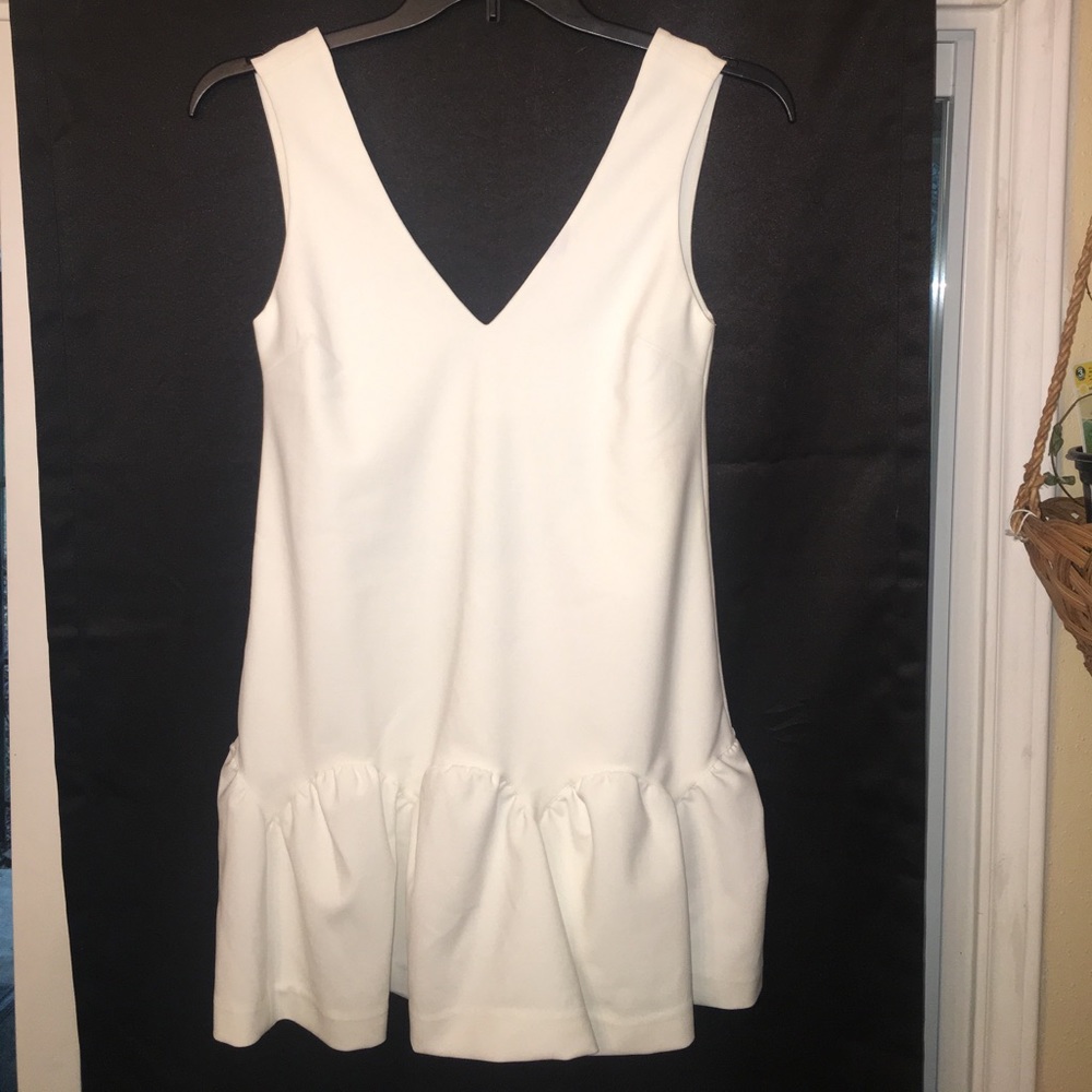 ELIZABETH & JAMES White Dress