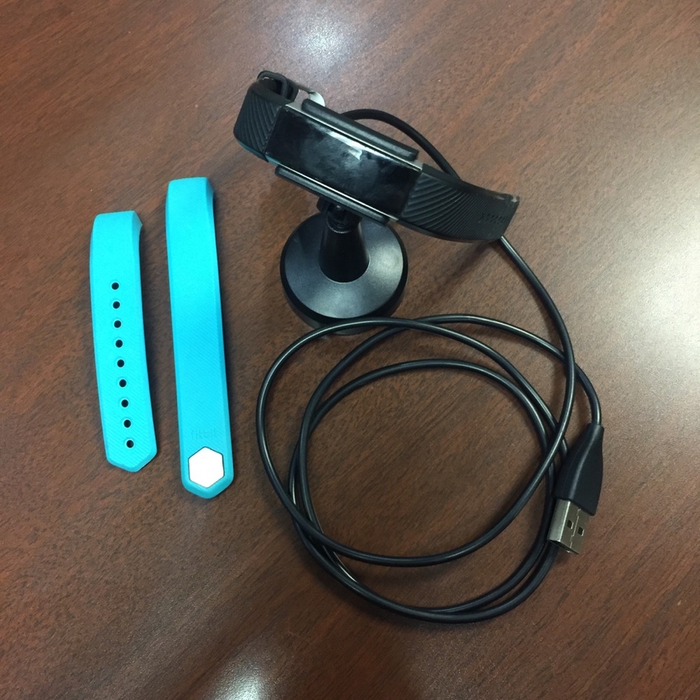 FitBit Alta ♦️MAKE AN OFFER! ♦️