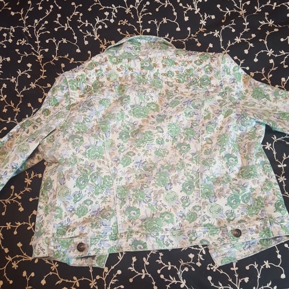 Buffalo David Button studded floral denim jacket - Picture 2 of 2