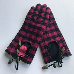 Betsey Johnson leather gloves with rose 🌹 detail
