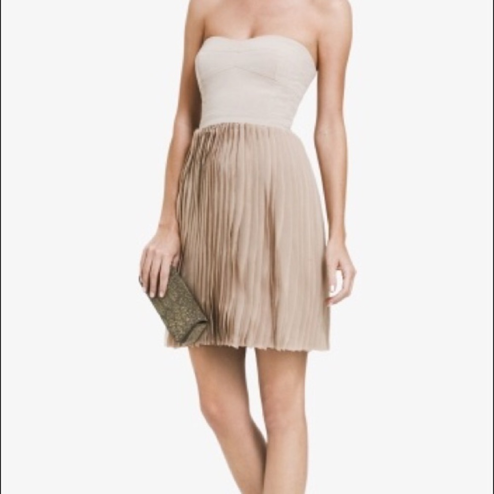 BCBG dress Size 6 in taupe