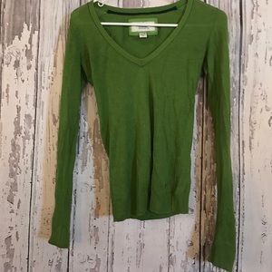 Green long sleeve v-neck