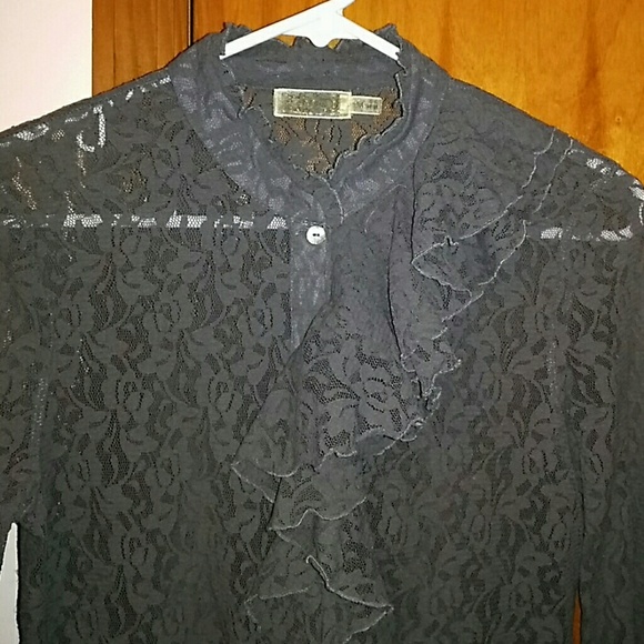 Lace bottom down shirt - Picture 3 of 8