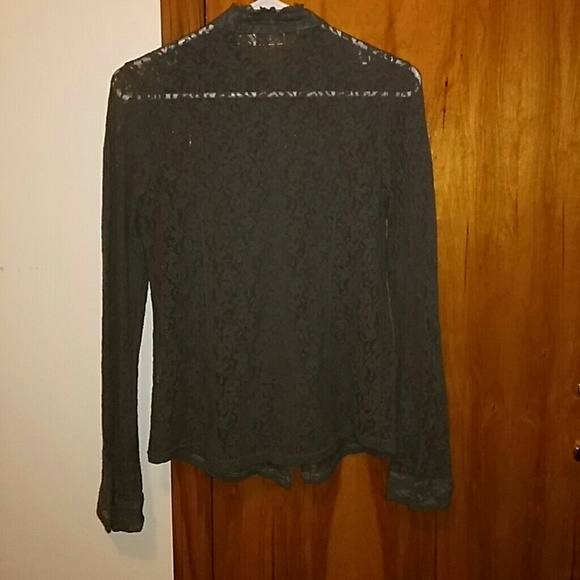 Lace bottom down shirt - Picture 6 of 8