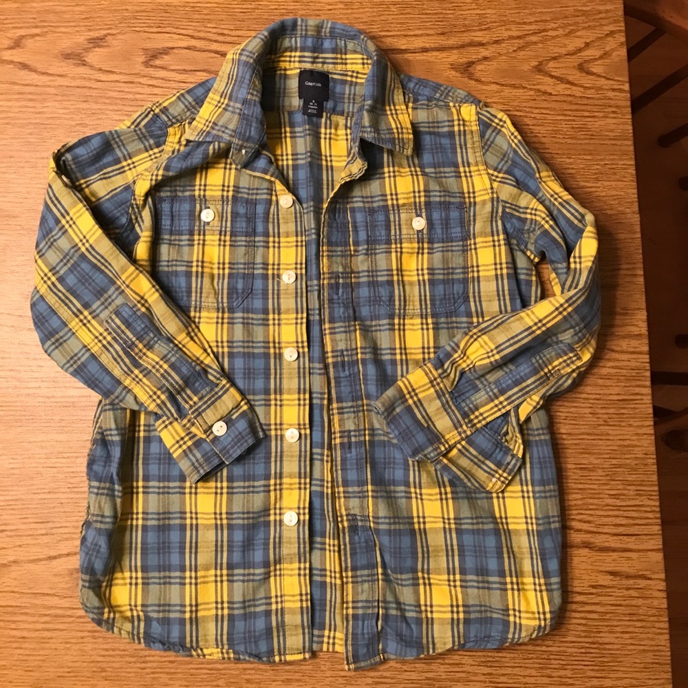 Boys Gap Kids flannel shirt. Size 6-7