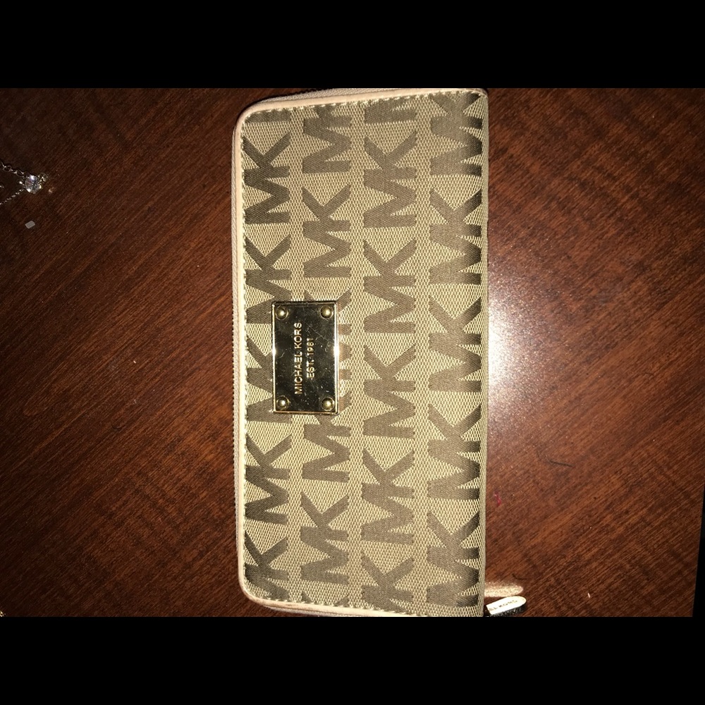 Michael Kors Continental MK Nude Wallet