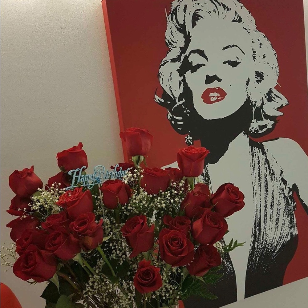 Meet your Posher, Ivona