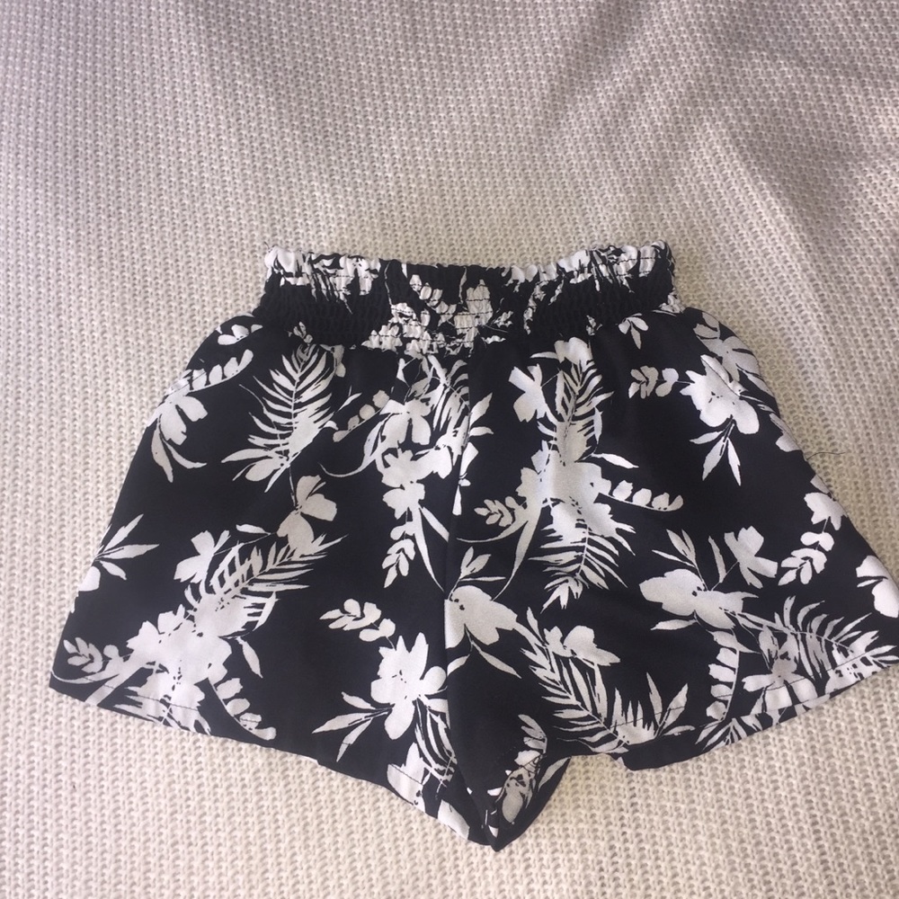 Flowy shorts with pockets