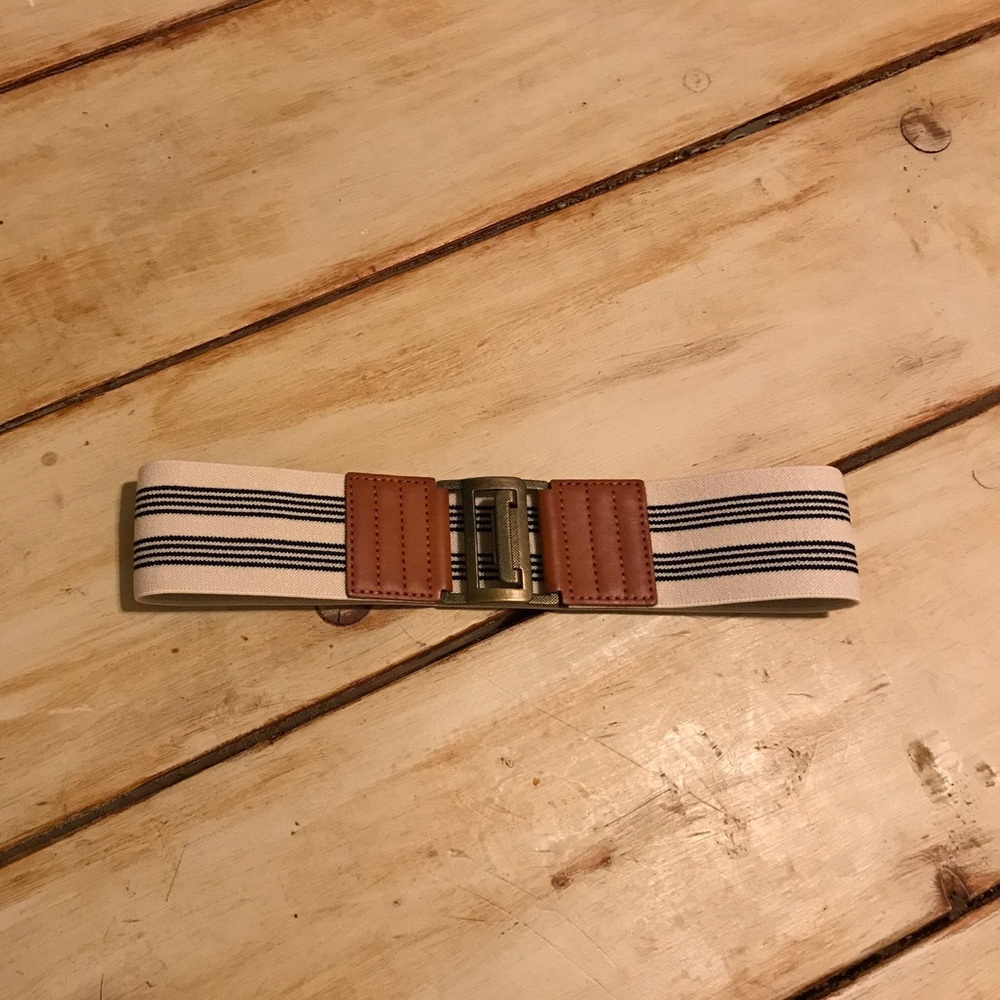 Never worn belt! Perfect with oversized dress.