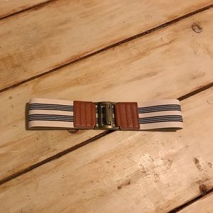 Never worn belt! Perfect with oversized dress.