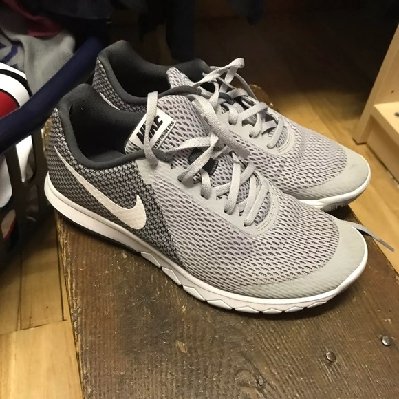 Women’s Nike’s - Picture 1 of 4