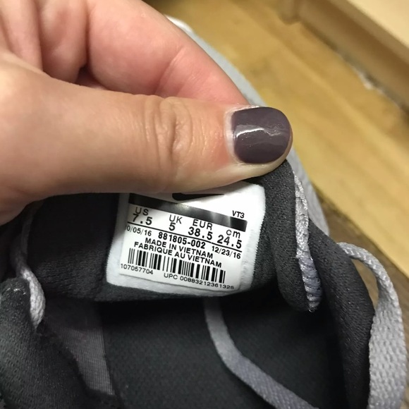 Women’s Nike’s - Picture 4 of 4