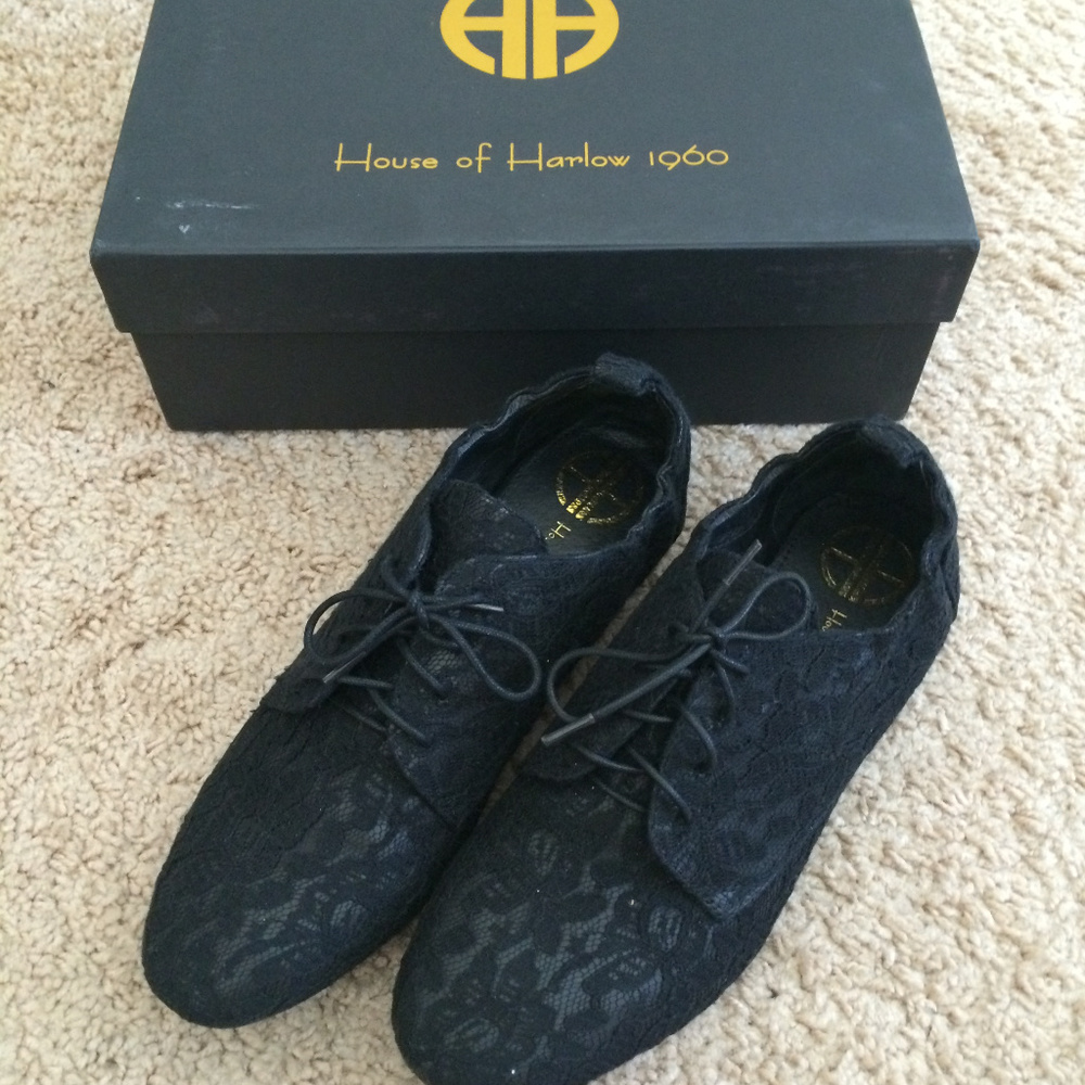 HOUSE OF HARLOW Black Lace Shoes Flats Oxfords