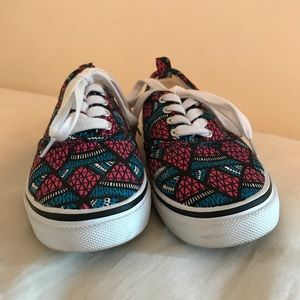 H&M colorful tribal sneakers! Sz 38 (Sz 8 U.S.)
