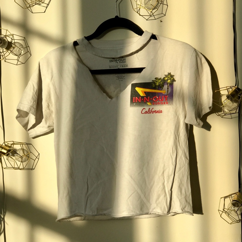 VINTAGE__IN-N-OUT Burger_ t-shirt (cropped)