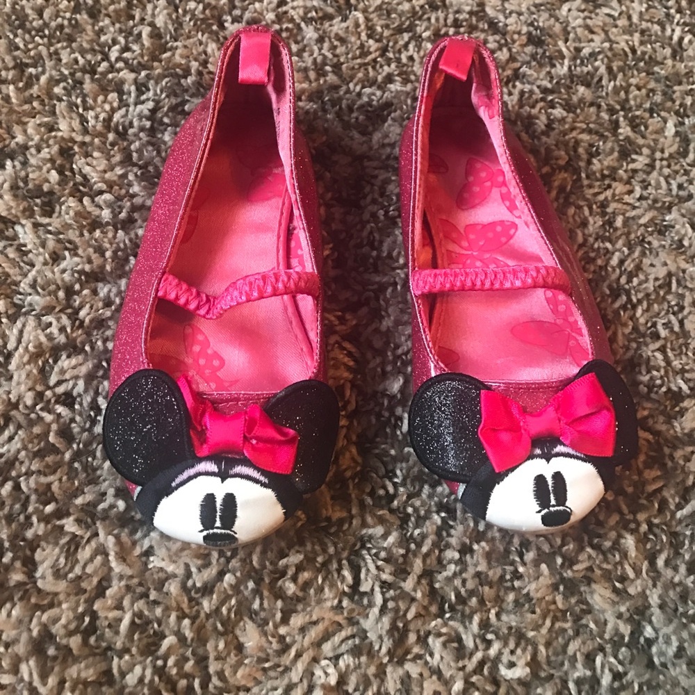 Pink Sparkly pink Minnie Mouse flats