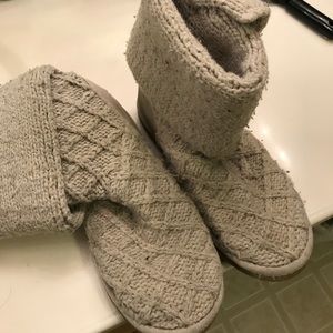 sweater UGG boots