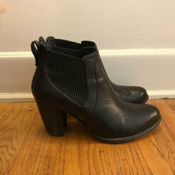 UGG Cobie II Genuine Shearling Lined Bootie - Picture 1 of 4