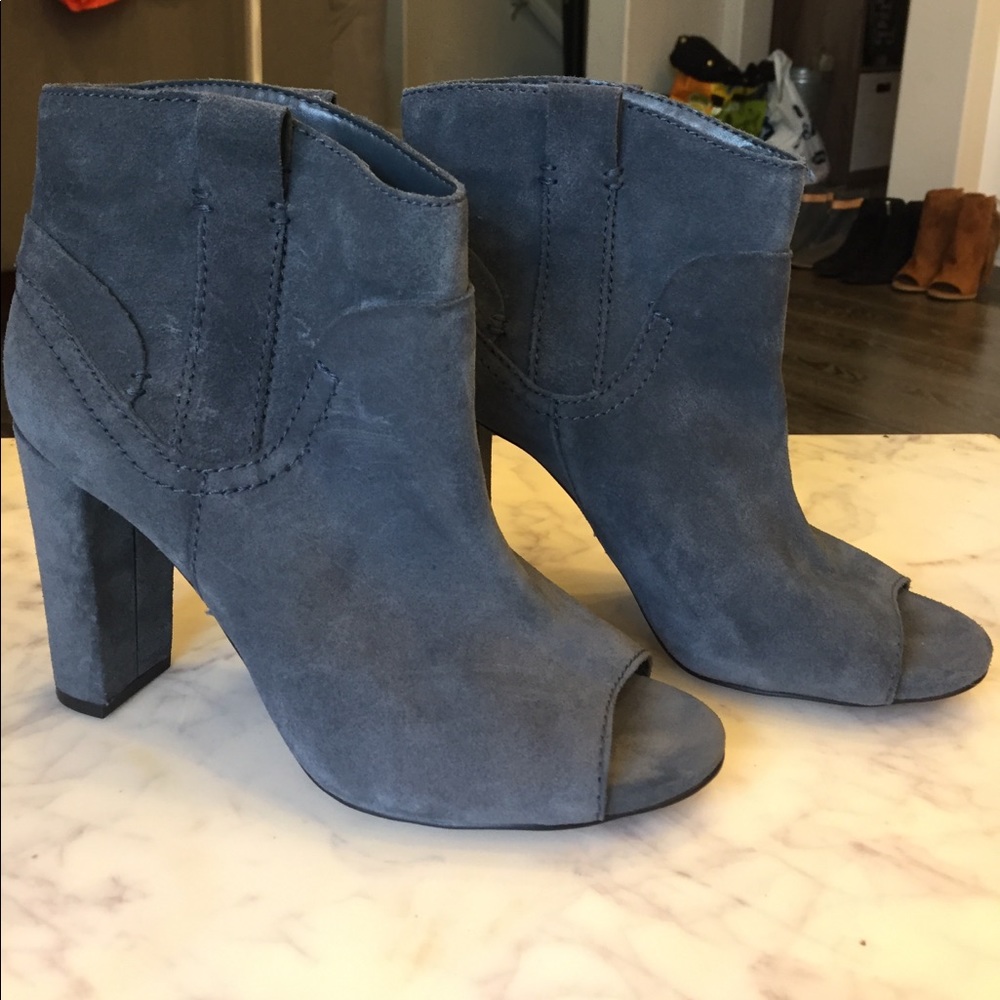 Vince Camuto Blue Suede Peep Toe Booties size 8