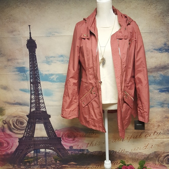 Ellen Tracy Jackets & Blazers - 🌷NWT Ellen Tracy hodded full zip light Jacket