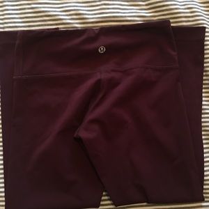 Lululemon wunder under crops. Size 2