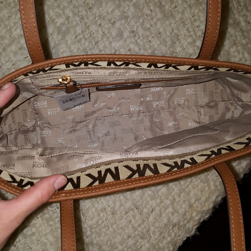 *SOLD NWT Michael Kors Monogram Handbag - Picture 2 of 5