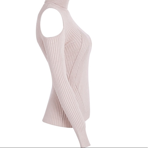 🆕 'Aislyn' Blush Ribbed Cutout High Neck Sweater - Picture 6 of 8
