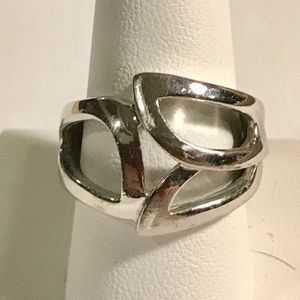 Tulip Lia Sophia ring size 6,7