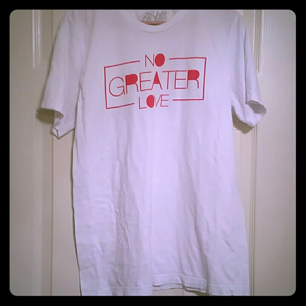 Be still clothing Co tee