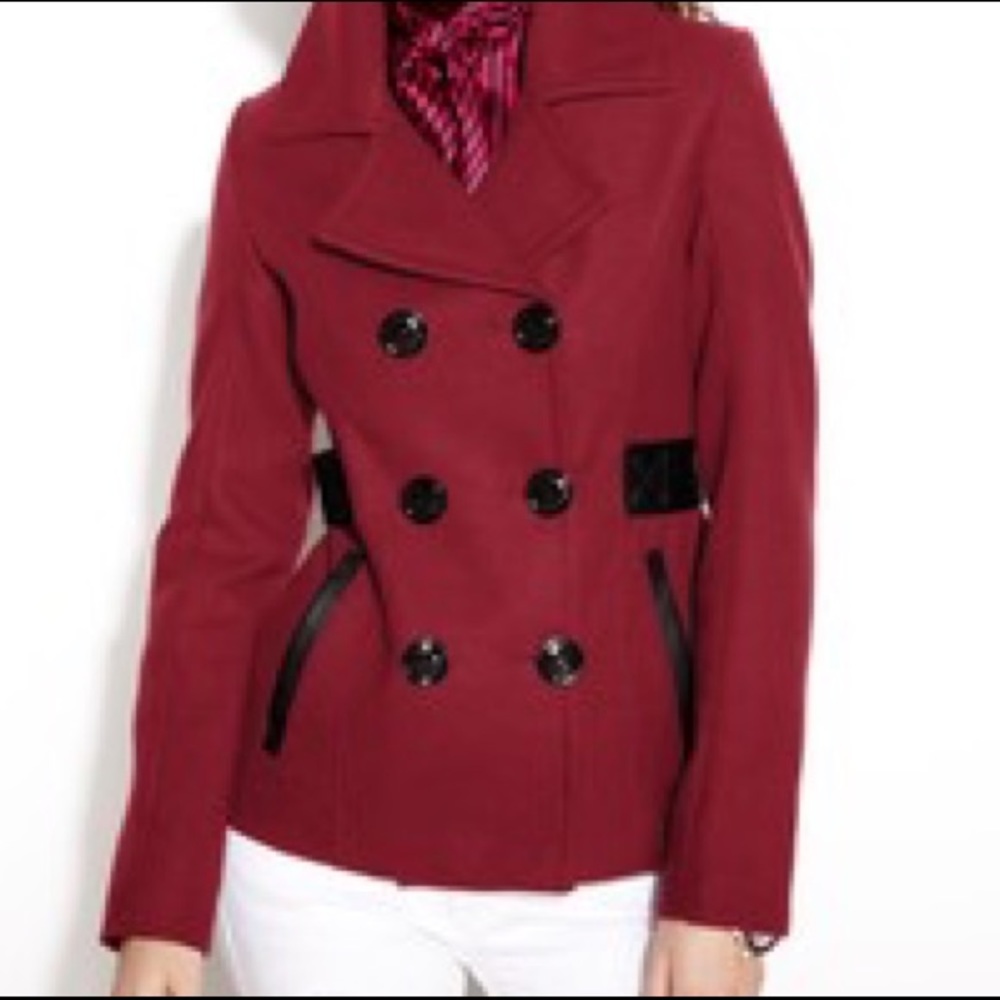 Red coat - Picture 2 of 4