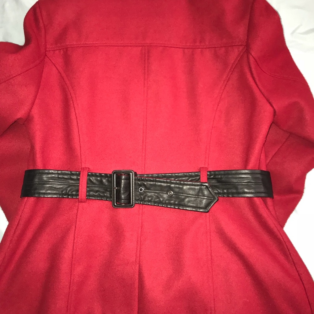 Red coat - Picture 4 of 4