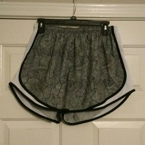 🎈FINAL PRICE🎈 Nike Black & White Athletic Shorts