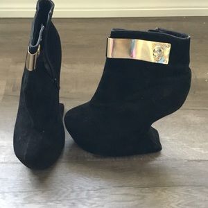 Black Heel-less Booties