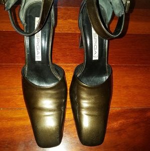 Via Spiga Pewter color patent chunky heels