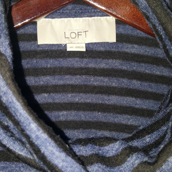 Ann Taylor Loft Turtleneck - Picture 4 of 8