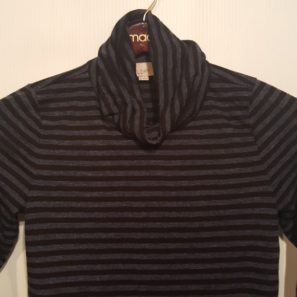 Ann Taylor Loft Turtleneck - Picture 2 of 8