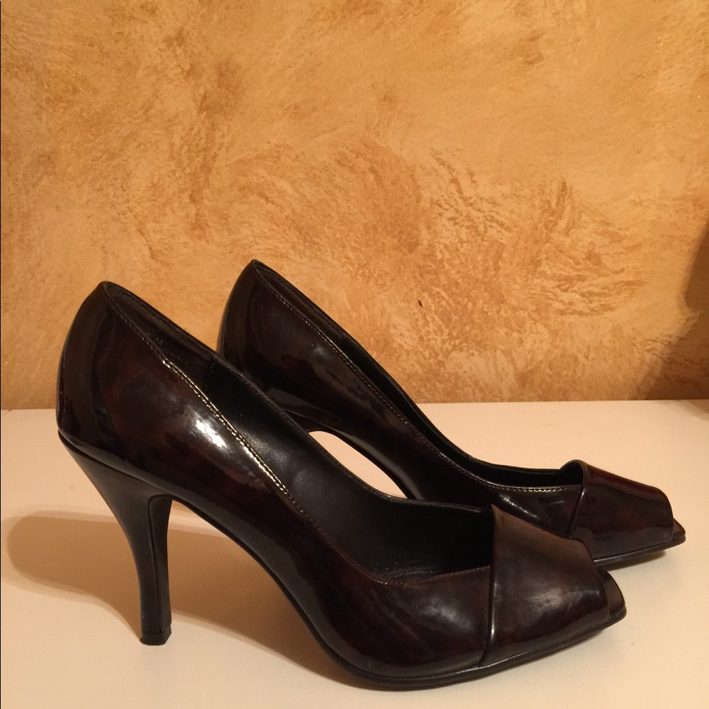 Tortoise She'll Peep Toe Pumps - Picture 2 of 6