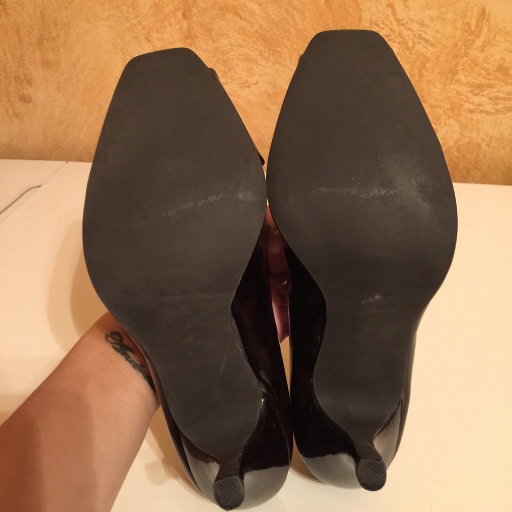 Tortoise She'll Peep Toe Pumps - Picture 6 of 6