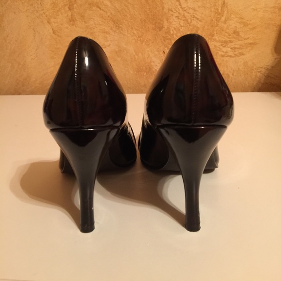 Tortoise She'll Peep Toe Pumps - Picture 4 of 6