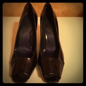 Tortoise She'll Peep Toe Pumps