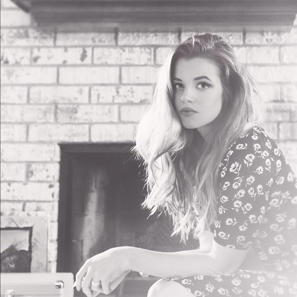 Meet your Posher, Ellen - Picture 3 of 8