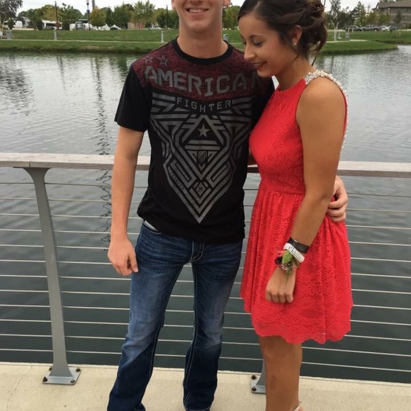 Red homecoming dress 💃🏻 - Picture 2 of 5