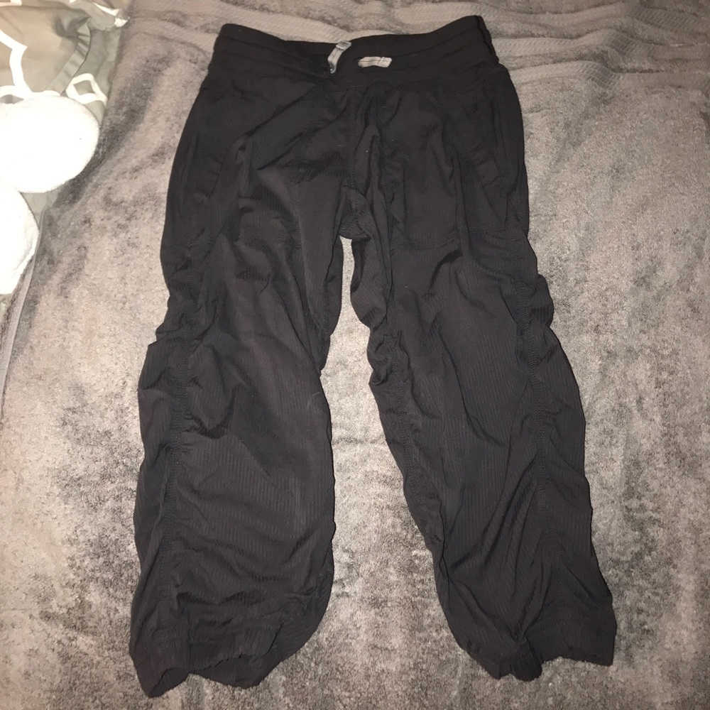 IVIVVA Capri Pants