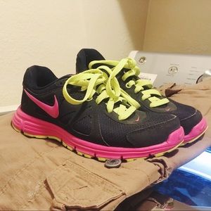Nike Revolution 2 Lightweight Running Shoes